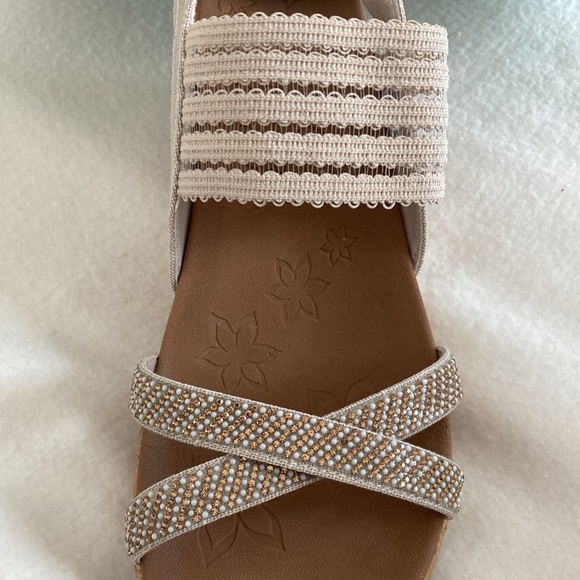 CALI, FROM SKETCHERS, size 9M, wedge sandals - Picture 4 of 12